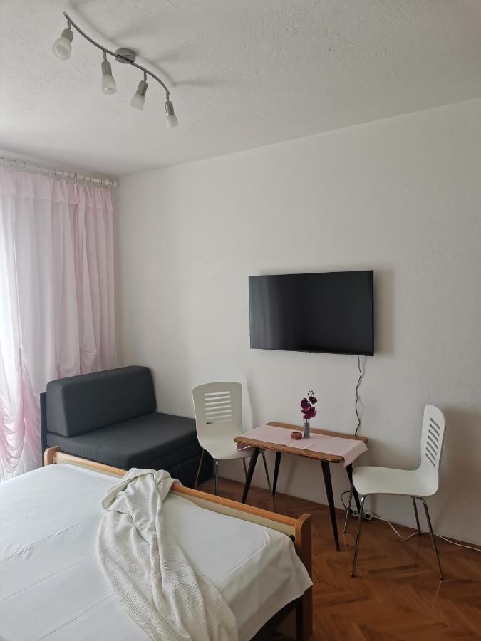 Apartments Zara 미미체 외부 사진